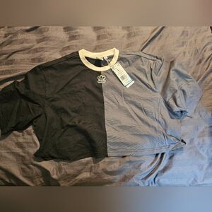 adidas Two-Tone Black and Gray Cropped Tee with Cream Collar